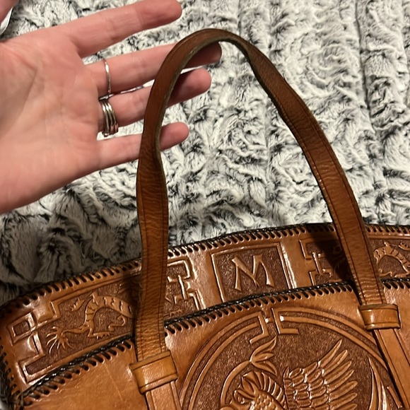 Stunning, unique, vintage hand tooled leather purse. - Picture 5 of 9